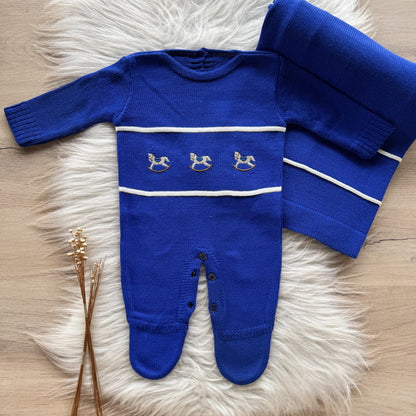 Saída Maternidade Bordado Cavalinho 2 Peças Azul Bic